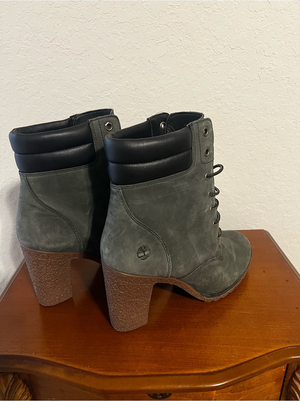 Timberland Olive Gray Lace-Up Leather Heel Boots with Black Collar